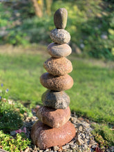 Lade das Bild in den Galerie-Viewer, Feldstein-Brunnen Natur - Stein Ambiente