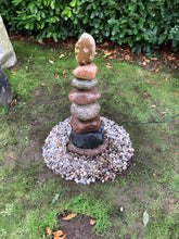 Lade das Bild in den Galerie-Viewer, Feldstein-Brunnen Natur - Stein Ambiente