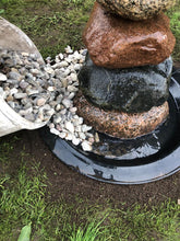 Lade das Bild in den Galerie-Viewer, Feldstein-Brunnen Natur - Stein Ambiente
