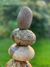Lade das Bild in den Galerie-Viewer, Feldstein-Brunnen Natur - Stein Ambiente