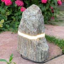 Lade das Bild in den Galerie-Viewer, Gneis-Woodstone-Leuchte - Stein Ambiente