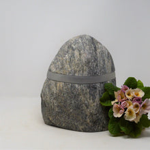 Lade das Bild in den Galerie-Viewer, Steinleuchte - Stein Ambiente
