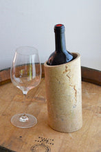 Lade das Bild in den Galerie-Viewer, Weinkühler/ Sektkühler aus poliertem Sandstein - Stein Ambiente