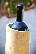 Lade das Bild in den Galerie-Viewer, Weinkühler/ Sektkühler aus poliertem Sandstein - Stein Ambiente
