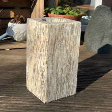 Lade das Bild in den Galerie-Viewer, Wood-Stone Fireplace - Stein Ambiente